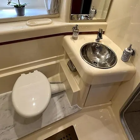 Tekne Gorgeous Yacht With 3 Bedrooms 2 Bathrooms *